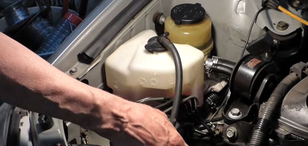 Power Steering Fluid Leak: Can You Drive & Repair Guide 2 image